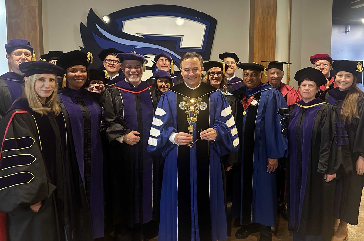 PresHendrickson's tweet photo. Congratulations to the @creightonlaw Class of 2025 and best wishes to one of our newest @CreightonAlumni, Aleigha Alexander who will be a deputy district attorney in her home state of Colorado. Spread your wings, Bluejays, and fly high! https://t.co/iGOGMRQZJK