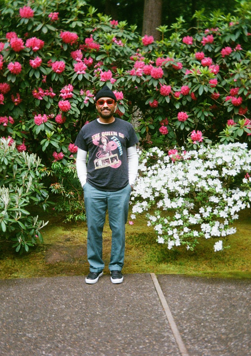 MAGNETMagazine's tweet image. #MAGNETExclusive: Premiere of #SanGabriel’s “Running Out Of Time” (#ShareIt). “After a string of seizures that led to a seizure-disorder diagnosis and waking up in a hospital bed surrounded by my family, it became abundantly clear to me how short life is”: magnetmagazine.com/2025/05/16/mag…