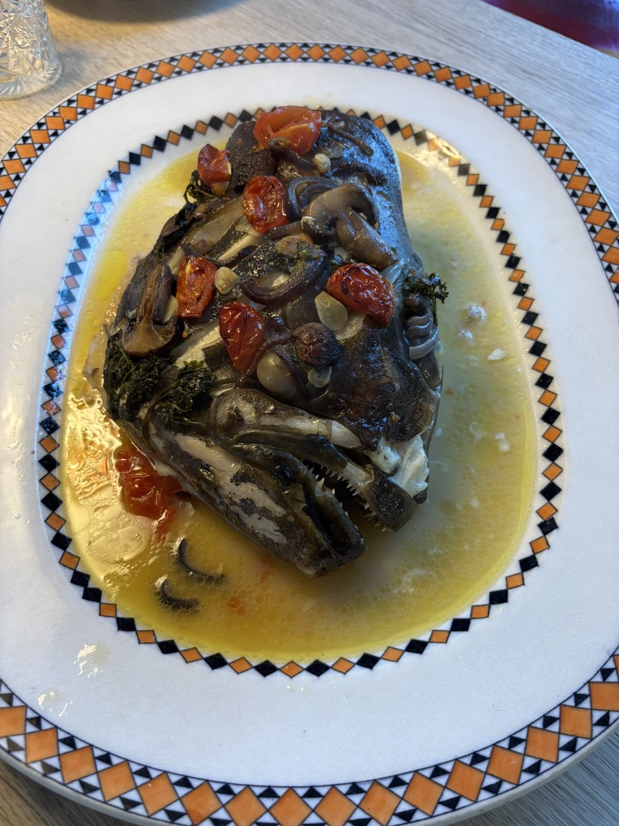 1 kg helleflynderhoved i stegepose. Lige akkurat nok reelt kød til 3 personer… 😅
#foodie #stopmadspild #dkfisk