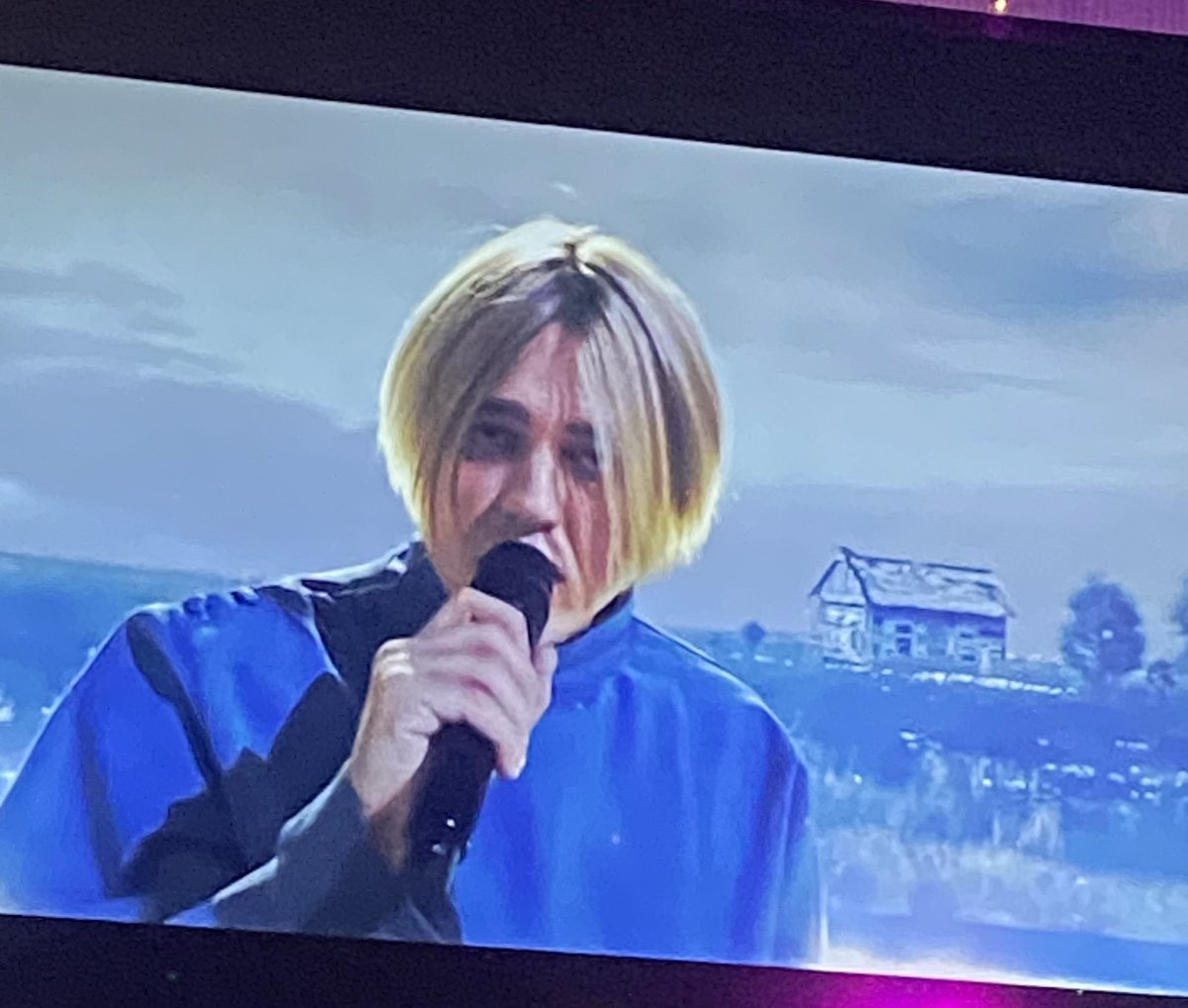 Новак рассказывает про жизнь в тумане 

Ох уж этот морок

#Eurovision2025 #клубромантики