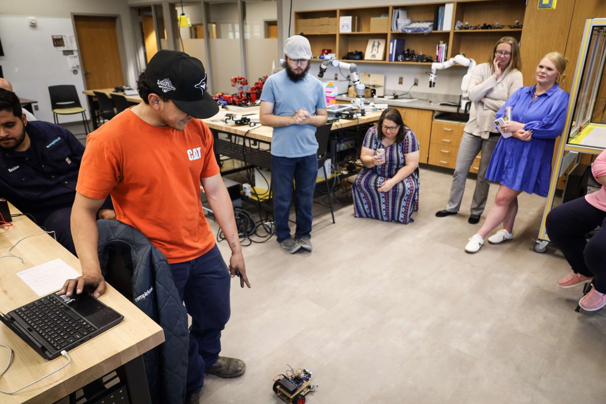 GCCCBroncbuster's tweet image. ⚙️ GCCC students in Embedded Systems tackled real-world problems with sensors, microcontrollers &amp;amp; more! Projects included a solar panel cleaner, an obstacle-avoiding robot &amp;amp; a robotic control system.

🔗 gcccks.edu/academics/divi…
#RoboticsProgram #FromHERE