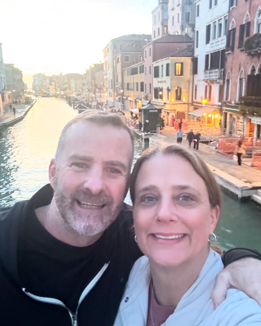jillmcdill's tweet photo. Happy 32nd Anniversary, @pmcdill ! I love you forever! https://t.co/xaRDPvFwg9