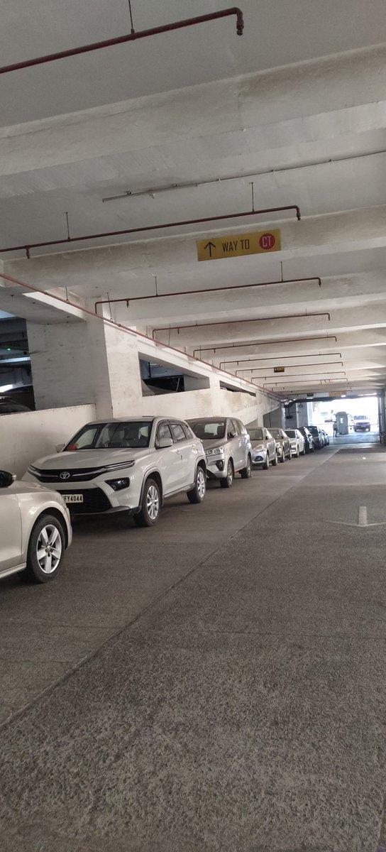 ataulkhan09's tweet image. ⚠️@mybmcWardGN

Siddhi Vinayak Industries Of Kohinoor BMC #Parking Lot At Dadar Has Violated The Lease Agreement By
Cars are kept parked in the driveway 

SE Maintenance After Multiple

Violations Of Contract No Action Is Taken And No Penalty Issue

@mybmc #TAVO look into this