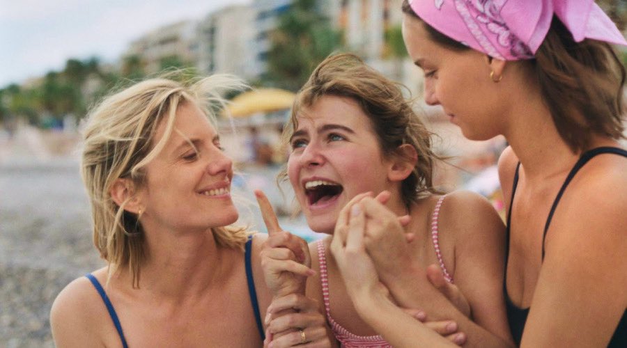 Un joli premier film pour Joséphine Japy avec #Quibrilleaucombat, un drame fragile mais sincère à l’image de cette famille courage et imparfaite qui essaie de rester debout pour la plus jeune atteinte d’un handicap lourd. Mention au casting impressionnant et solaire. #Cannes2025