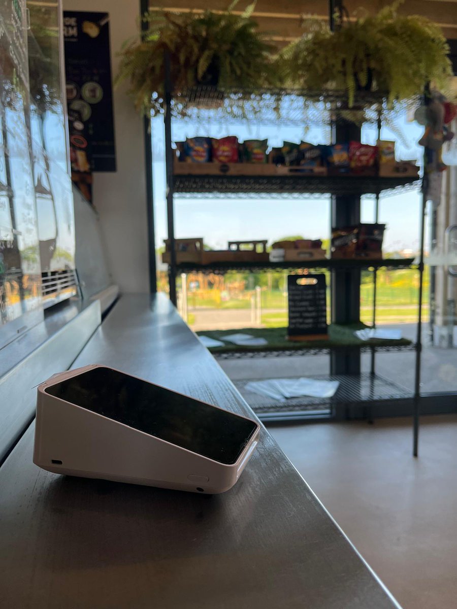 themeadowcafe1's tweet photo. ☀️This summer, enjoy ice creams and refreshing drinks without the wait! 🍦🥤 Our new Tap &amp; Go system by @Square makes it easier than ever to grab your favourites on the go!

#teamcatered #sqaure #plymouth https://t.co/g8cpg0SY4L