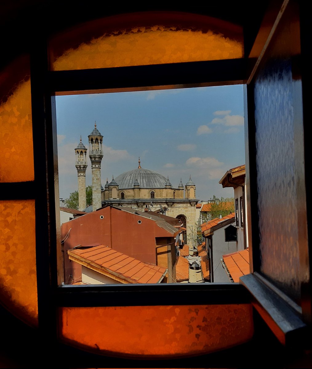 rabiahatunca's tweet photo. Üstad Abdurrahim Karakoç'un 'benden bakıp seni görmek ne güzel' dizelerini Kapu Camii'nden Aziziye'yi gördüğünde yazdığını düşünüyorum. Bir ihtimal, belki https://t.co/scm75hkYoT