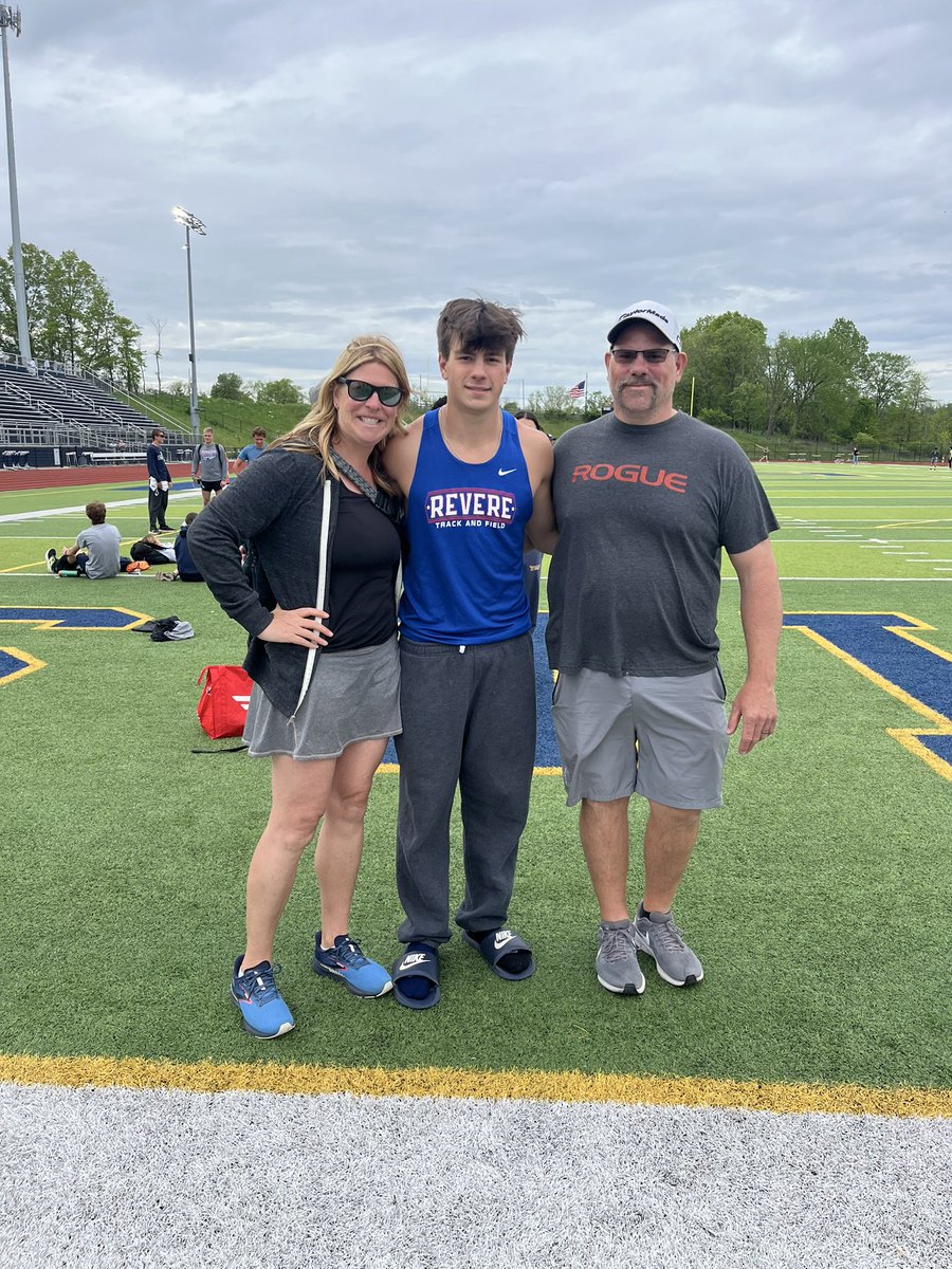 🚨Suburban League Champ🚨

Harrison Drvenkar is your league champ in the Long Jump with his new personal best of 21’ 3.25”❗️Great job and congrats to Harrison &amp; Coach Exten!