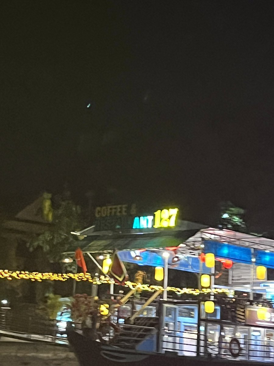 칠프면 가야 하는 카페..