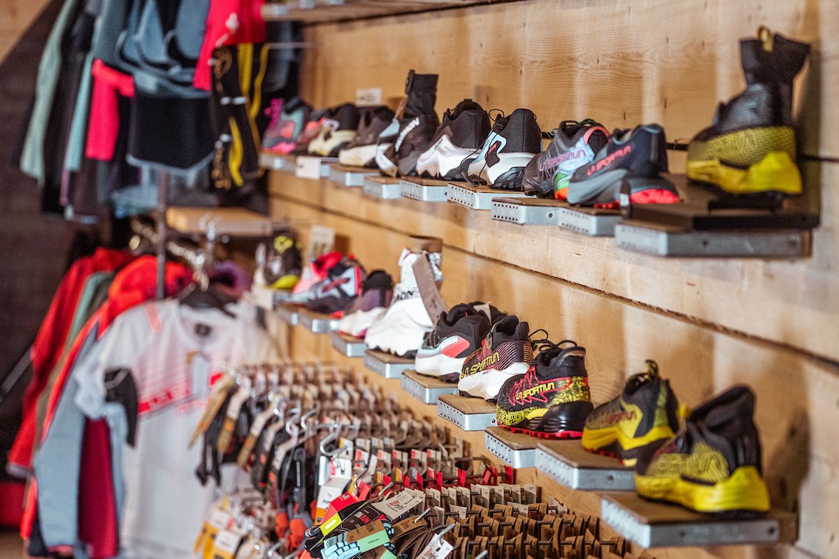 💥Don't forget that our Centurion Shop is next open Saturday 24th May from 1000-1400. 

Pop down and see us to have a browse, enjoy some homemade treats, great Exhale coffee, and get some great advice for your next adventure!

centurionultrarunningstore.com/pages/bricks-m…