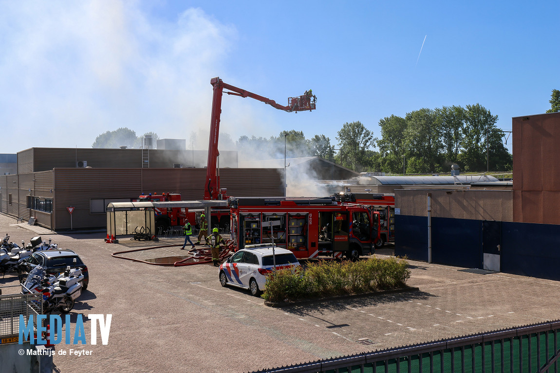 Uitslaande brand bij politieacademie Rotterdam