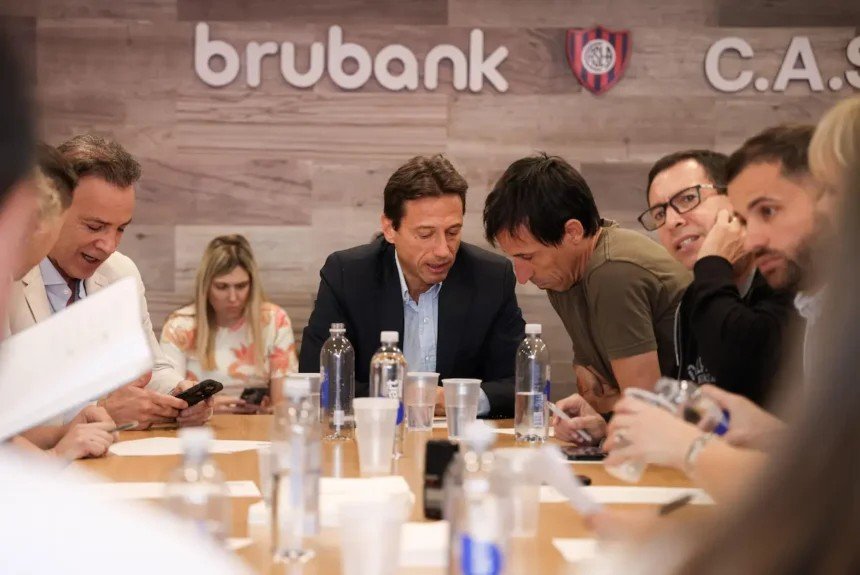 Ohhhhhhh
Que se vayan tooooodos
Que no quedeeeee
Ni uno solooooooo