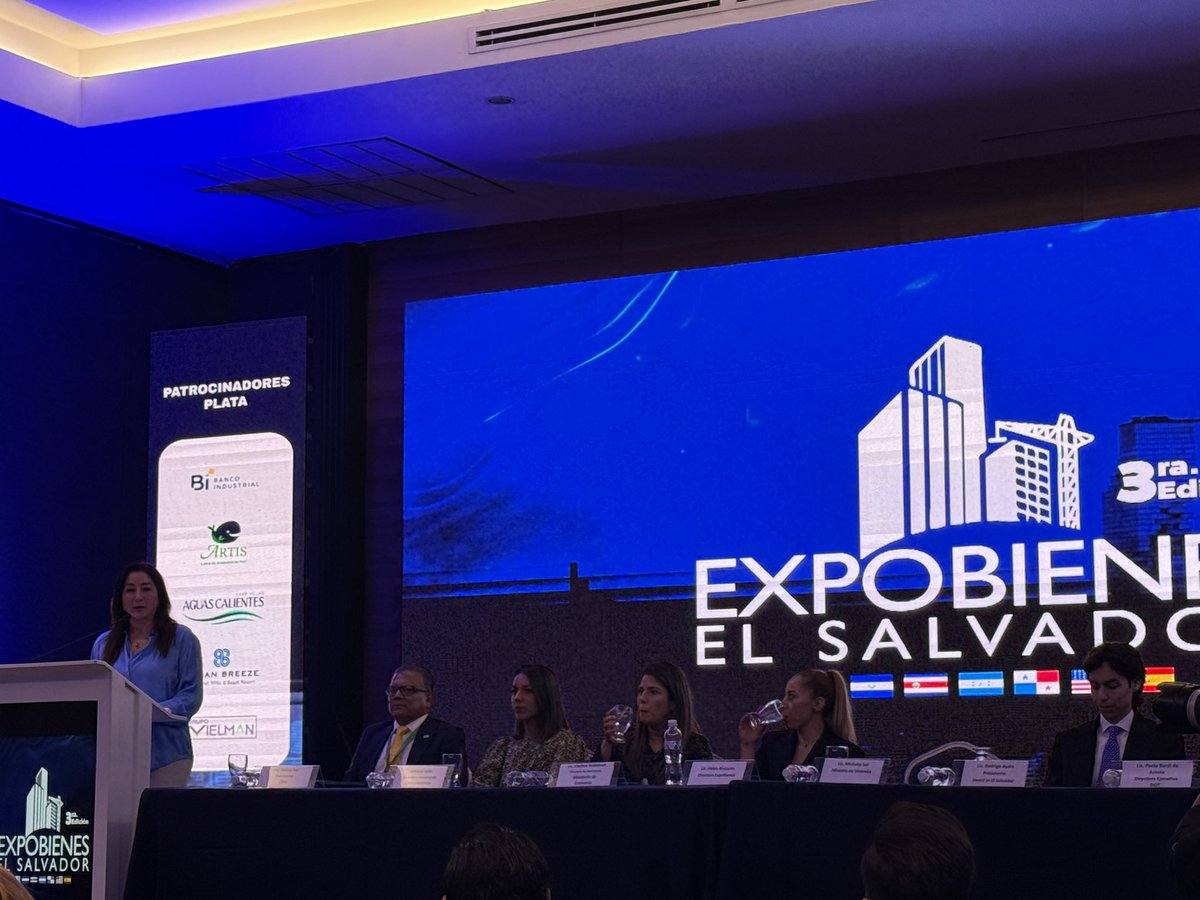 MoisCastell's tweet photo. @misol140 - Estamos en el momento correcto, estamos invirtiendo en todo lo que ahora construimos. 

@ViviendaSV https://t.co/Wav2bcgzyG