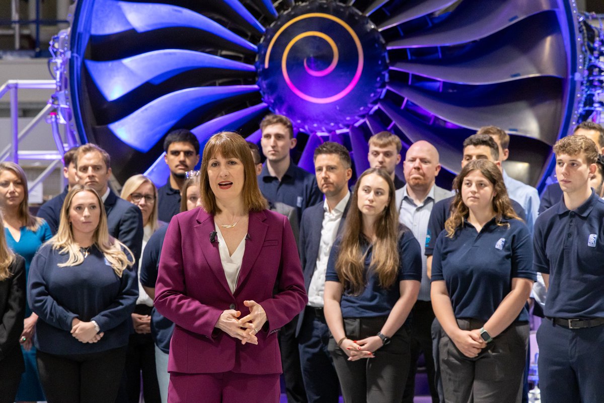 RollsRoyceUK's tweet photo. Pleased to host @RachelReevesMP in Derby today to discuss the part we play in growing the UK economy. She said “It’s wonderful to be here at Rolls-Royce. One of Britain’s iconic brands, a symbol of our industrial heritage, our engineering brilliance and also our economic potential.” https://t.co/r8LGTrPlnV