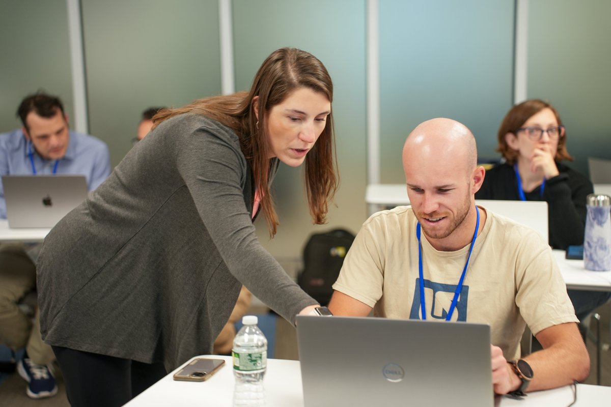 The Data Lab is exploring new topics to expand our training program! We invite #PediatricCancer researchers to take a 10-min survey that will help shape future learning opportunities for the community.

🚀 Take our survey! forms.gle/J9YztY4r5BQ1ch…