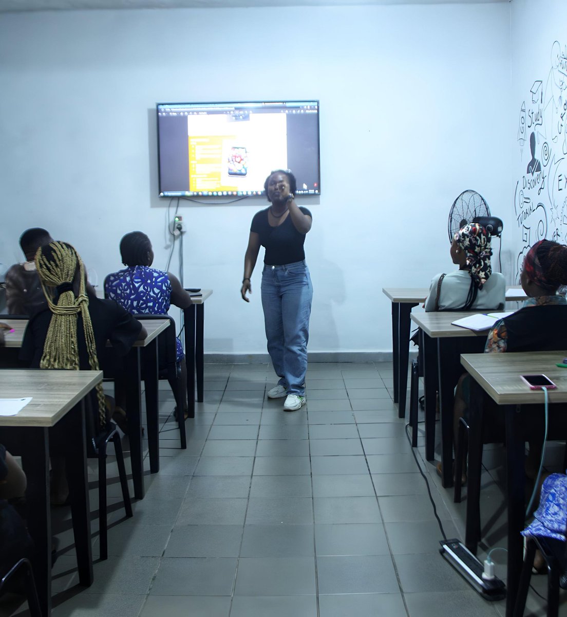 activ8hub's tweet photo. Our No Code School students are stepping into the spotlight, fresh from  trainings and diving into a power packed masterclass designed to launch them into real world opportunities.

It’s only up from here!

#NoCodeschool #activ8hub #digitaltraining https://t.co/9SdwapqGcy