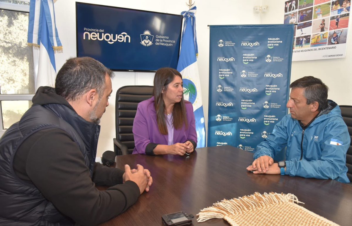 maritavillone's tweet photo. LA PATAGONIA UNIDA

Hoy recibimos a Milton Reyes Presidente de Chubut Deporte en el marco de los Juegos Patagónicos !! Un placer poder compartir miradas que contribuyan a fortalecer el deporte de nuestro sur Argentino! #Epade #ParaEpade #Jip @Rolo_Figueroa @julietacorroza https://t.co/0g3XOrRbKh