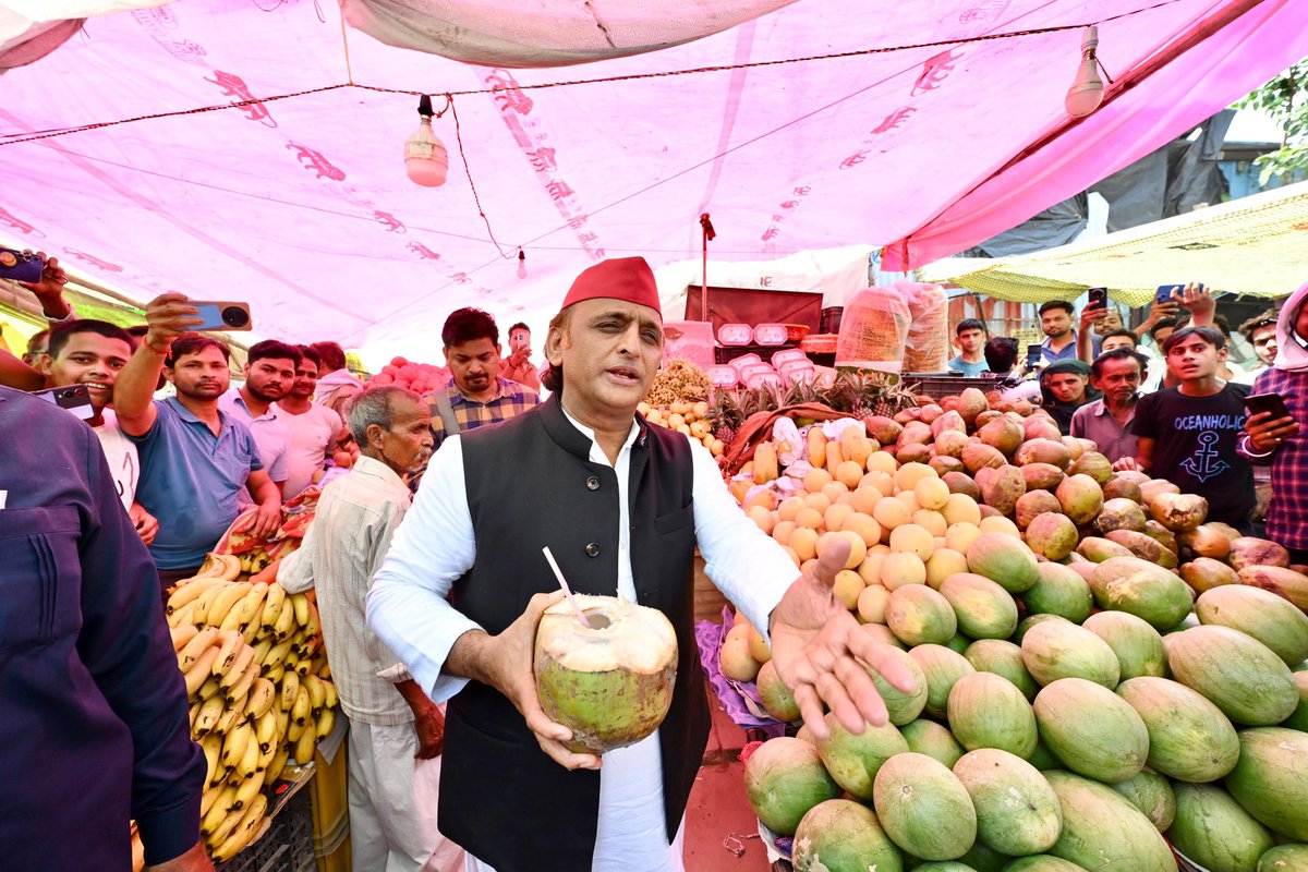 छोटे दुकानदारों और कारोबारियों को बढ़ावा देकर ही ट्रिलियन डॉलर की इकोनॉमी का सपना पूरा होगा। 

उन इंवेस्टमेंट समिट से कुछ नहीं होने वाला जो सरकार के दबाव में उद्योगपतियों से वादा तो करवा लेती हैं लेकिन ज़मीन पर कहीं भी निवेश दिखाई नहीं देता। और जो कुछ गिने-चुने निवेशक आते भी हैं