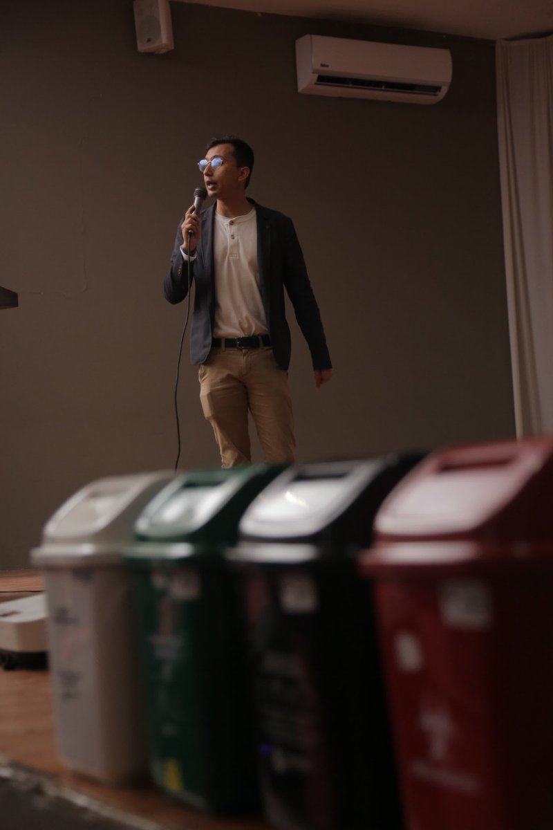 Estuvimos junto a <a href="/MinAmbienteCo/">MinAmbiente Colombia</a> en la Institución Educativa Francisco José Cisneros de Puerto Colombia,
participando en un espacio clave para la socialización de la Ley de Plásticos de un Solo Uso y la norma sobre aceites de cocina usados.♻️