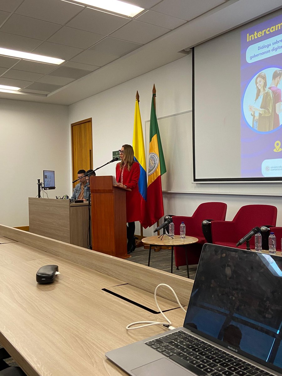 María Fernanda Quiñones Z. tweet media