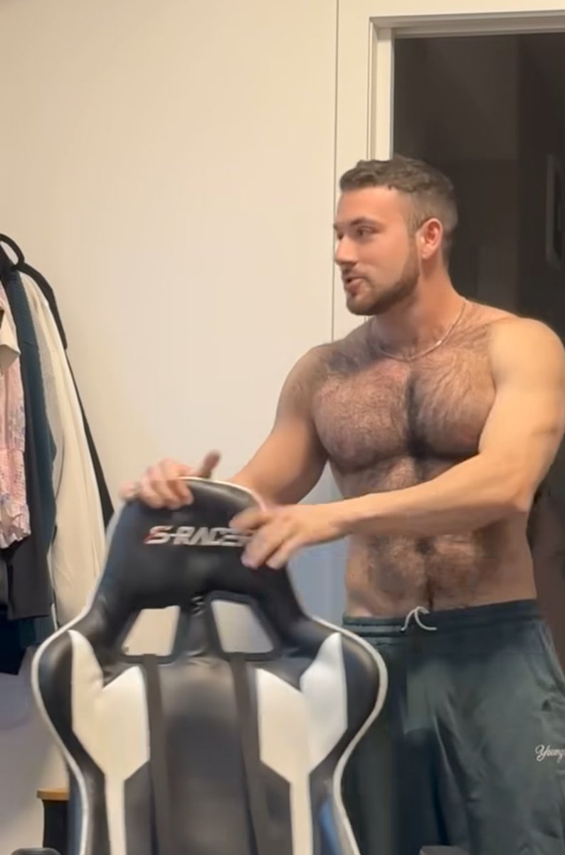 _jo_ta's tweet photo. Esa cosa de que se marque así la cabeza 🤯🥵 #JuevesDeExhibición #juevesdeganarseguidores #JuevesDeTentación #juevesdepiernasyalgomás 
#gay #GayMenClub https://t.co/JSBI9syNuU
