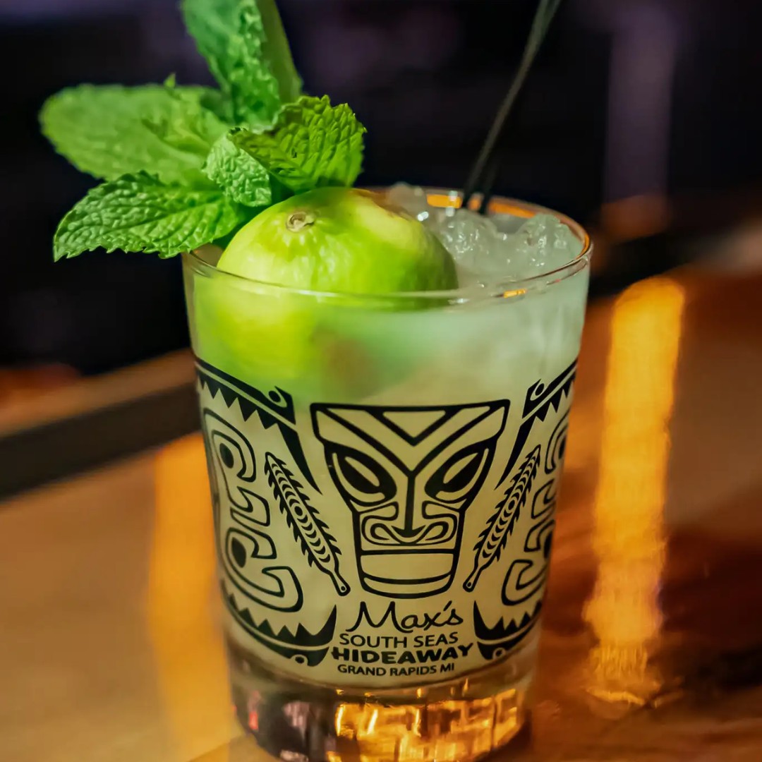 DeVosPlaceMeet's tweet photo. #ThirstyThursday plans?🍹
Before or after your event at #DeVosPlace, explore nearby GR favorites like:
🍸 IDC (secret speakeasy)
🍷 Max's South Seas Hideaway (tiki bar)
🍺 Flanagan’s Irish Pub
🍻 @HopCat (craft beer haven)
Make your night in GR unforgettable!🥂 https://t.co/Z3eqhPYsbb