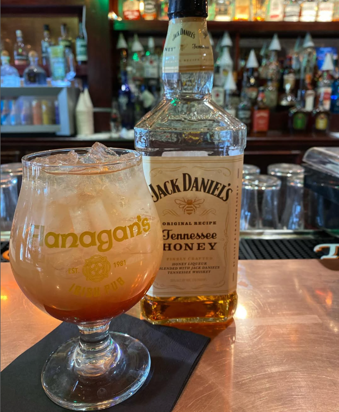 DeVosPlaceMeet's tweet photo. #ThirstyThursday plans?🍹
Before or after your event at #DeVosPlace, explore nearby GR favorites like:
🍸 IDC (secret speakeasy)
🍷 Max's South Seas Hideaway (tiki bar)
🍺 Flanagan’s Irish Pub
🍻 @HopCat (craft beer haven)
Make your night in GR unforgettable!🥂 https://t.co/Z3eqhPYsbb
