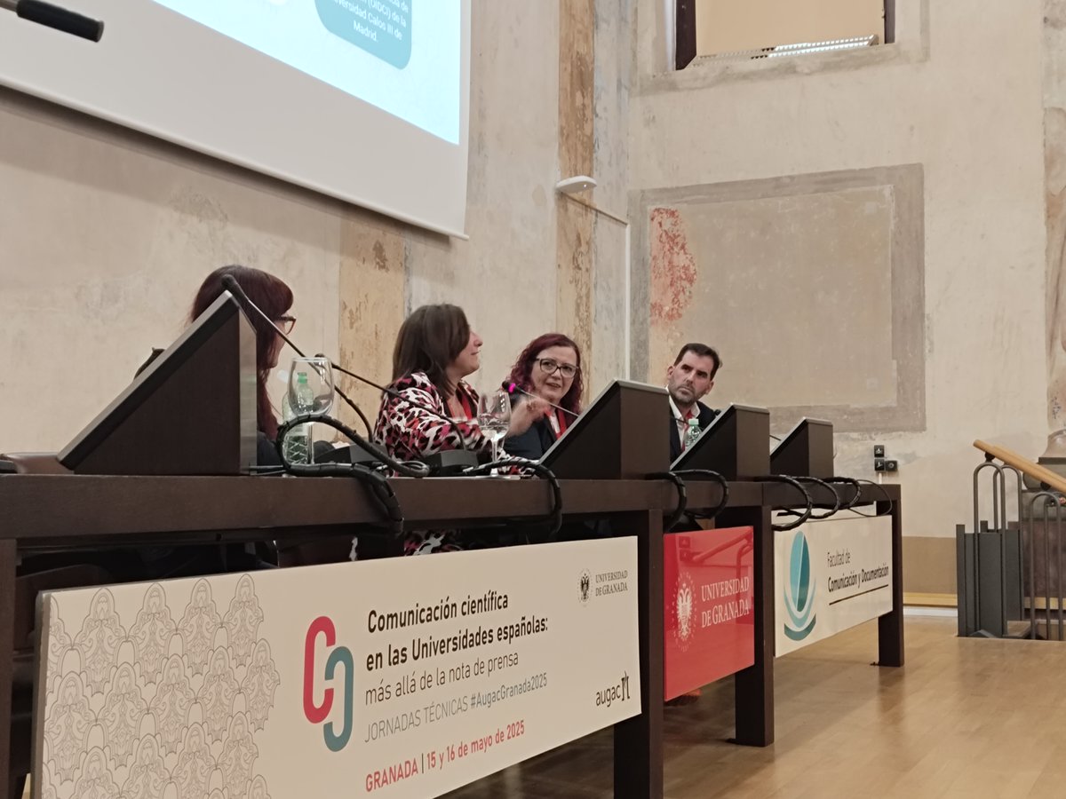 CanalUGR's tweet photo. 👥 Mucho nivel en la mesa redonda 'Rompiendo las barreras de la comunicación científica' 

🎙️👩‍🔬 @ArqueoInquieta, @ClaraGrima y @bynzelman 

📑 Modera @javiereando, de @uc3m 

#AugacGranada2025 #UGR https://t.co/O8HdwRXaqa