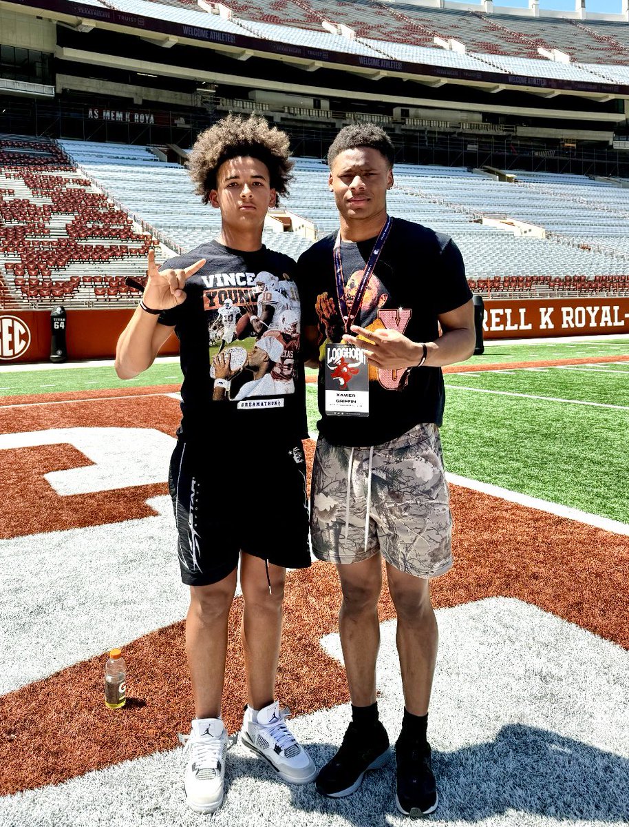 Dia Bell 2026 QB (@diabell3qb1) on Twitter photo Just saying <a href="/zay_social/">Xavier Griffin</a> โฆ Could be something special! ๐๐ค๐ฝ #HookEm #AllGas26 Just saying <a href="/zay_social/">Xavier Griffin</a> โฆ Could be something special! ๐๐ค๐ฝ #HookEm #AllGas26