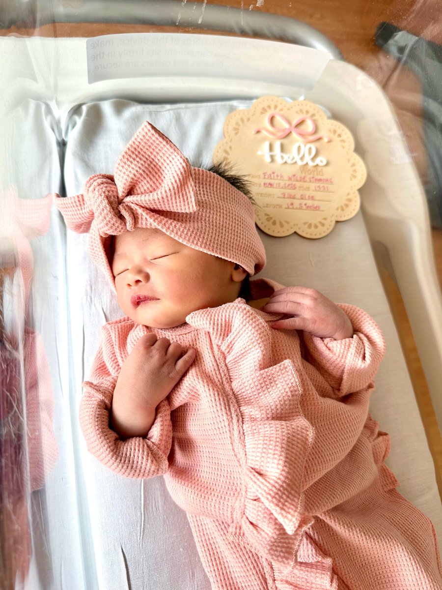 LibertyZSimmons's tweet image. Welcome to the world, Faith Wilde Simmons!
💗🤠👩🍼💐
Born the day after Mother’s Day—because God’s timing is always perfect.
After 26 hours of labor, He blessed us with our bundle of joy—weighing 7lbs & 1oz.
We are in awe of His FAITHfulness and our precious miracle! 💗🙏