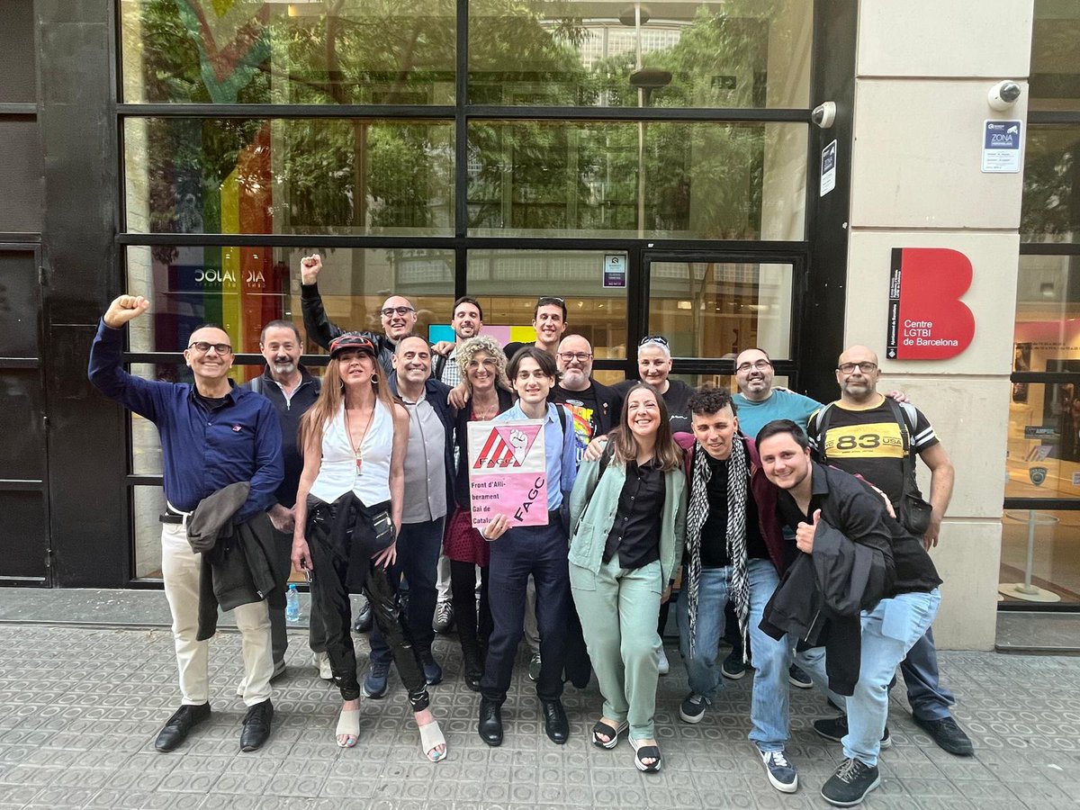 🏳️‍⚧️🏳️‍🌈 Una delegació d’amigues i activistes acompanyem el <a href="/fagc_catalunya/">FAGC - Front d'Alliberament Gai de Catalunya</a> en un dia històric: la Creu de Sant Jordi reconeix 50 anys de lluita pels drets LGTBI i contra el feixisme 🌈✊