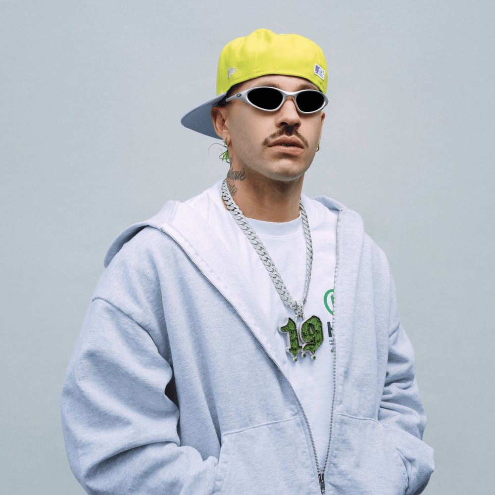 _inmusic_'s tweet photo. 📊| Feid’s “Ferxxocalipsis” has now surpassed 3 billion streams on Spotify. 

It’s his second album to achieve this milestone. https://t.co/jT6Ruhefhe