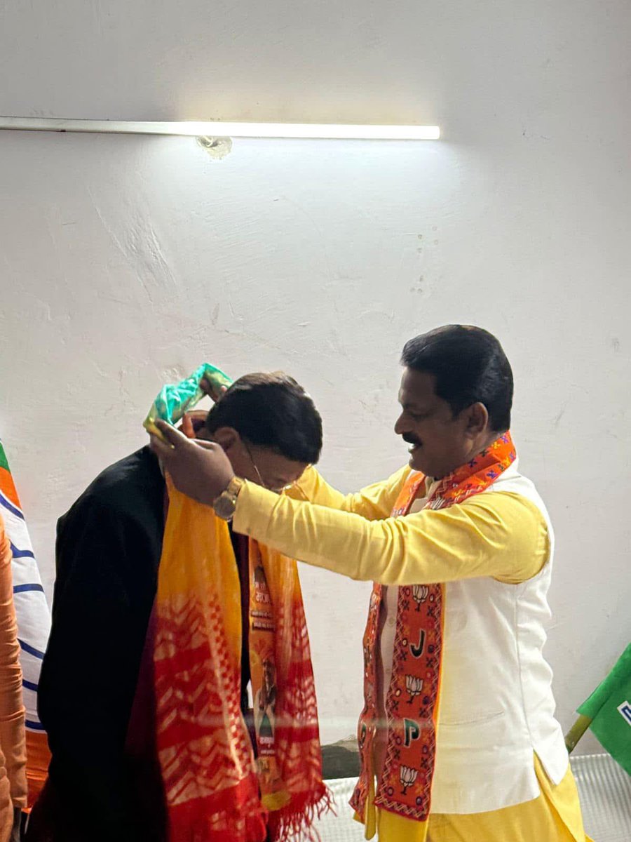 विपरीत परिस्थिति के बाद भी रूस नें भारत का साथ दिया, और भारत के साथ मजबूती से खड़ा रहा.
हम देशवाशी भी रूस को दिल से आभार व्यक्त करते हैँ। भारत-रूस मित्रता अमर रहे!!
जय हिन्द।। 🇮🇳

रक्षा राज्य मंत्री भारत सरकार अभिभावक तुल्य आदरणीय श्री <a href="/SethSanjayMP/">Sanjay Seth</a> 🚩🙏🏻 

<a href="/PutinDirect/">Putin Direct</a> 🚩