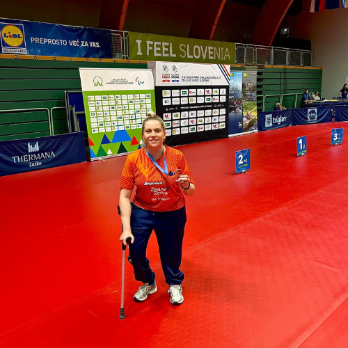 Goud voor Kelly van Zon!

Kelly van Zon blijft imponeren! Bij de World Para Elite in Slovenië veroverde ze gisteren overtuigend het goud. Naast Kelly, deden ook Jean-Paul, Mariëlle, Yannick en Frederique mee aan dit toernooi.

Lees hier het hele bericht!
tafeltennis.nl/teamnl/goud-vo…