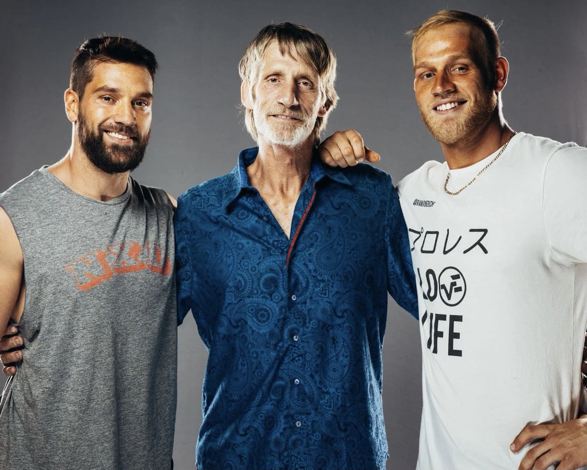 Chupacabra_01's tweet image. 🎂Happy Birthday to Kevin Von Erich! @KevinVonErich #KevinVonErich #WorldClassChampionshipWrestling #TheVonErichs #MLW #WWE #NXT #ECW #NWA #WCW #WWEHOF #TNA #ROH #AEW #AWA #WCCW #LuchaLibreAAA #CMLL #NJPW #ProWrestlingNoah #AJPW