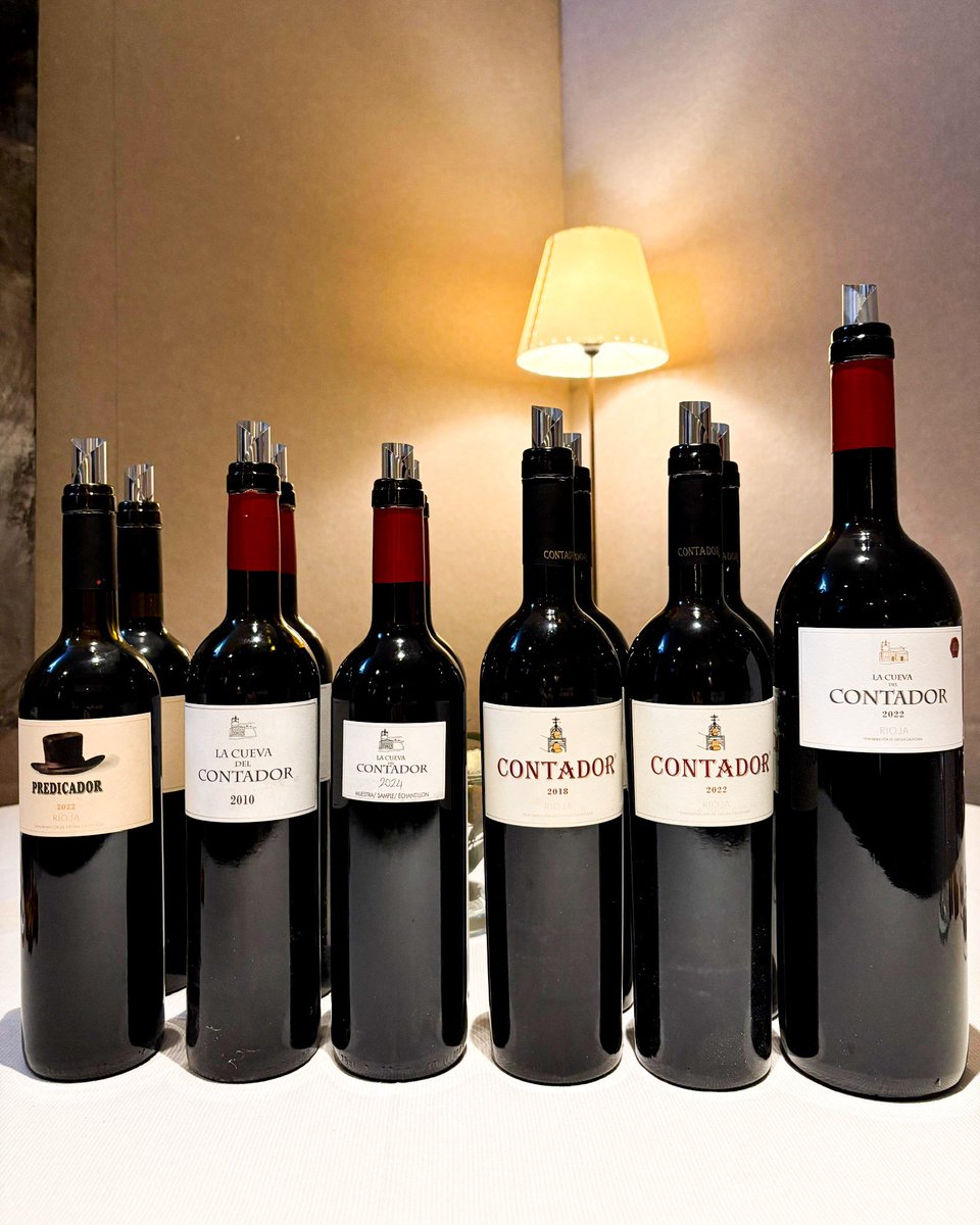 vilaviniteca's tweet photo. Esta semana hemos disfrutado de una cena única dirigida por Benjamín Romeo (Bodega Contador) en la que pudimos catar una gran selección de sus vinos acompañados de un menú creado especialmente para la ocasión en el restaurante Roig Robí. https://t.co/Fgu9vMEKv5