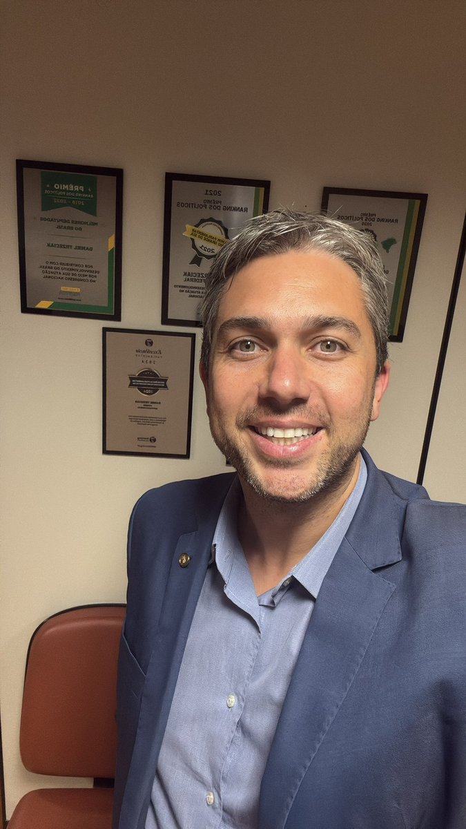 Quinta no nosso gabinete com o reconhecimento do <a href="/RankPolitico/">Ranking dos Políticos</a> estampado na parede! Seguimos o trabalho pelo que é correto, independente do que outros estejam fazendo! Aqui é sempre pelo certo!