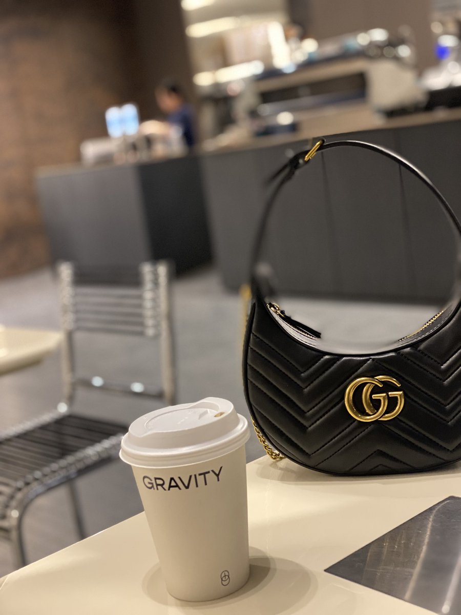 2lorm's tweet image. كل يوم وهاجسي في حروّته 
انتظر والشوق ما يلعب معاي 

ورغم هذا الانتظار وقسوته 
انتظر لي واحدٍ ماهوب جاي