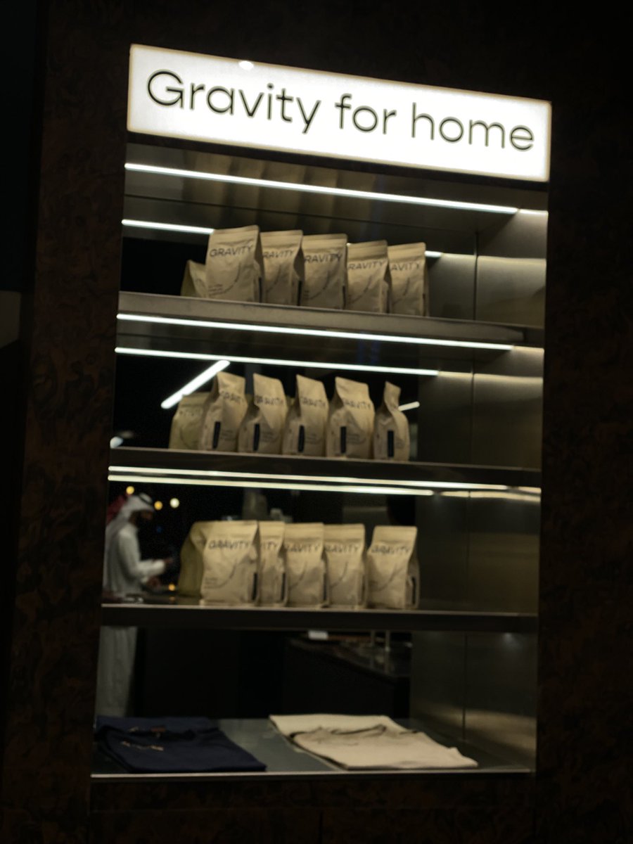 2lorm's tweet image. كل يوم وهاجسي في حروّته 
انتظر والشوق ما يلعب معاي 

ورغم هذا الانتظار وقسوته 
انتظر لي واحدٍ ماهوب جاي