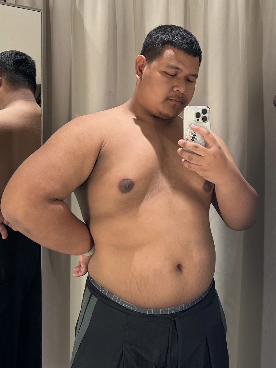 ยียีบูบู tweet media