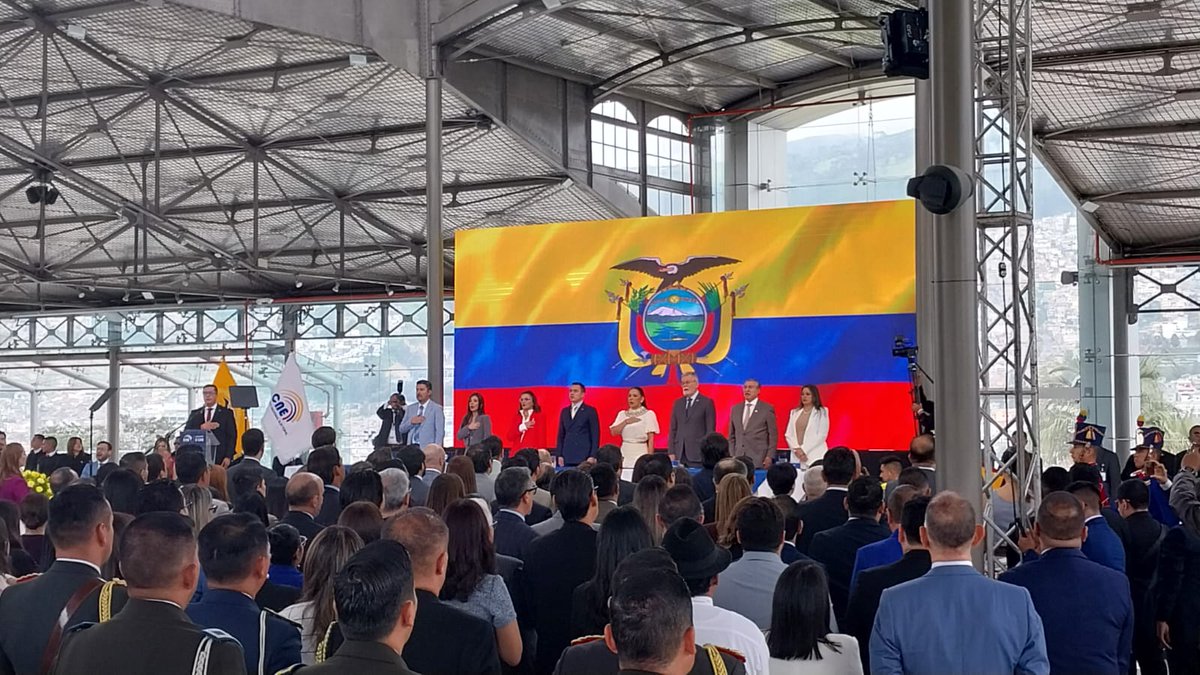 #Ecuador🇪🇨// "Aquellos que quieran destruir nuestra Patria, libertad y democracia, tendrán una respuesta contundente y le tiraremos la puerta en la cara”, afirmó Noboa al recibir las credenciales que lo certifican como ganador de las elecciones del 13 de abril.
<a href="/PrensaLatina_cu/">Prensa Latina</a>