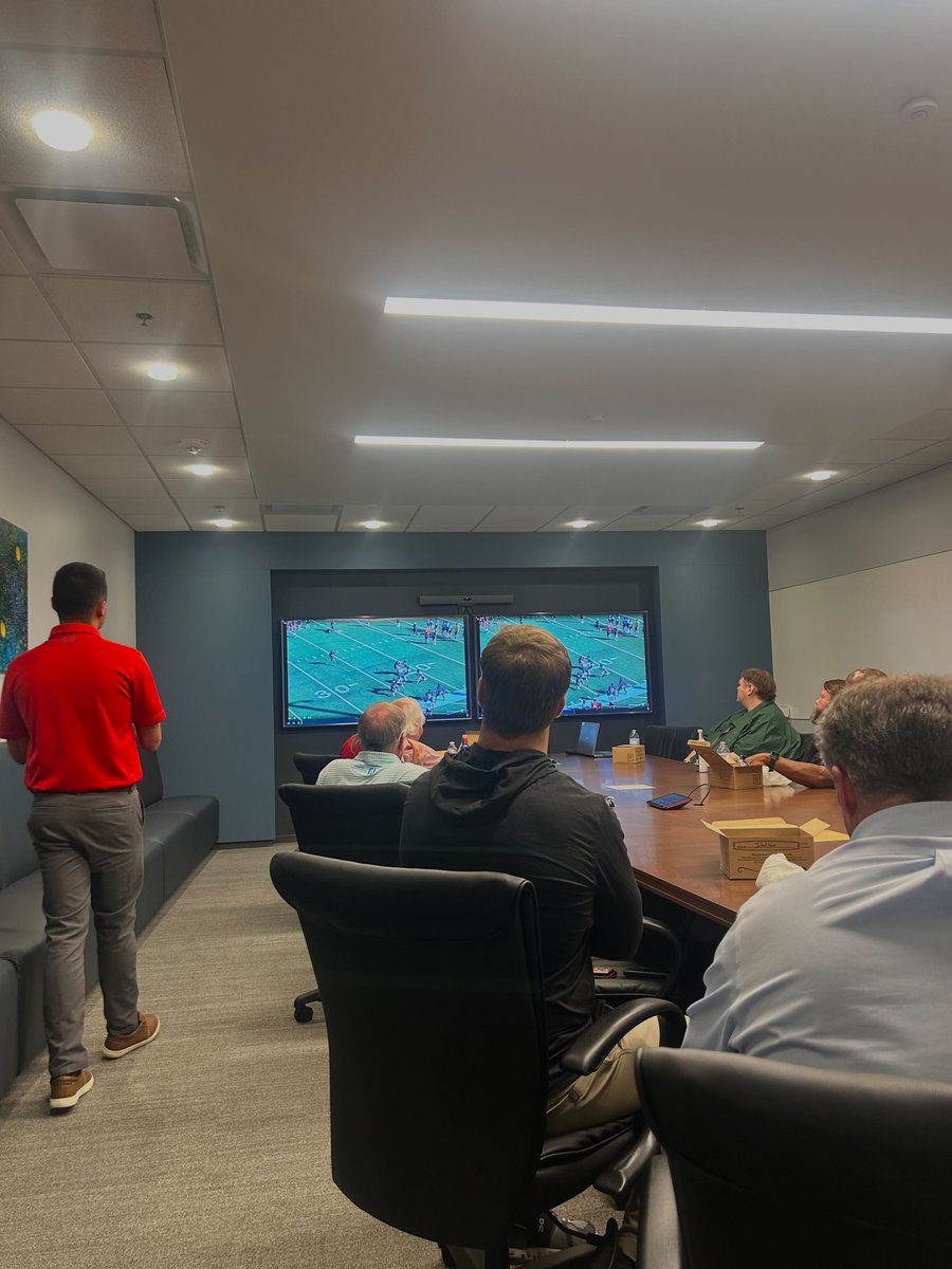 DGridironClub's tweet image. Cats Chalk Talk in The Triangle 🎙️
Thank you, Ellis Boyle ’98, Ned Robinson ’00, Mark Gant ’85, Tyler Lemons ’10, Collin Hairr ’21, Eddie Williamson ’74, Brian Fork ’01, Justin Hill ’16, Walt Walker ’74, Elizabeth Walker ’77, James B. ’21, Robert Schick ’13, for attending!