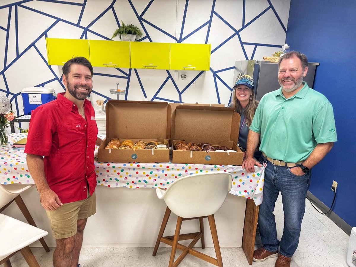 ExchangeClubLH (@exchangeclublh) on Twitter photo School may be winding down, but we are still celebrating the hard work of our teachers and staff! Breakfast was delivered to MPE and Skyview this morning! <a href="/RichardsonISD/">Richardson ISD</a> School may be winding down, but we are still celebrating the hard work of our teachers and staff! Breakfast was delivered to MPE and Skyview this morning! <a href="/RichardsonISD/">Richardson ISD</a>