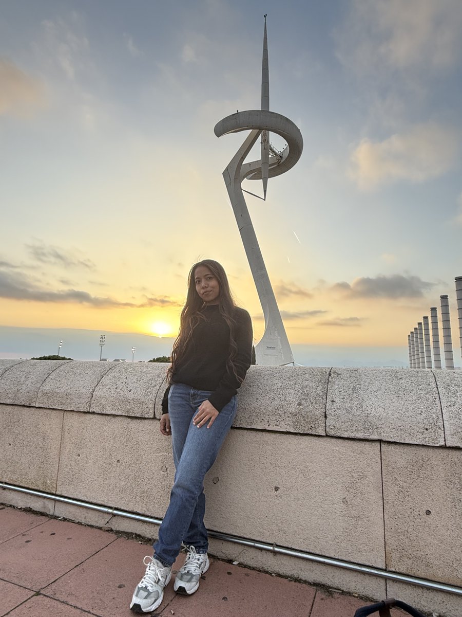 BadToxic's tweet photo. We arrived at that interesting #telecomunication #tower in #Barcelona, #Spain.
#artTower #CalatravaTower #Funkturm #LaTorreCalatrava #TorreCalatrava #buildings #Gebäude #LAnellaOlímica #OlympiaStadion #Sehenswürdigkeiten #placeOfInterest #landmark #Wahrzeichen #vacation #Urlaub @umiizza