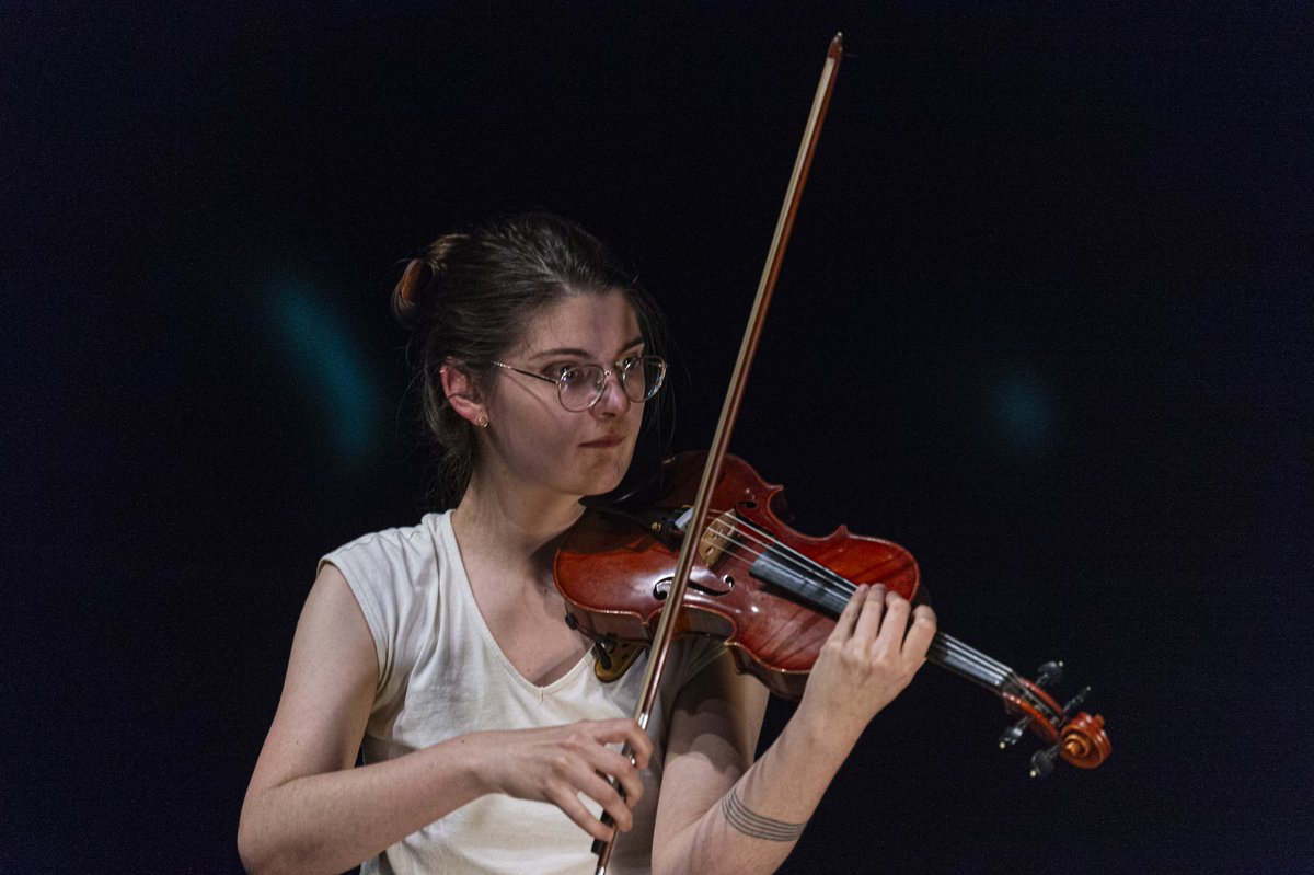sirapellicer's tweet photo. 🎻🎷Bagatelli Trio: Soundswitch
Some shots of our project at the Lange Nacht @zhdk!
It was fun to make music with interactive lamps and a very involved audience 🕯️🏮
📍Don't miss our concert tomorrow at 20:00 at WIM
🔜
Photos © ZHdK, Johannes Dietschi
#freeimpro #trio #zhdk https://t.co/pdSpCz10AC