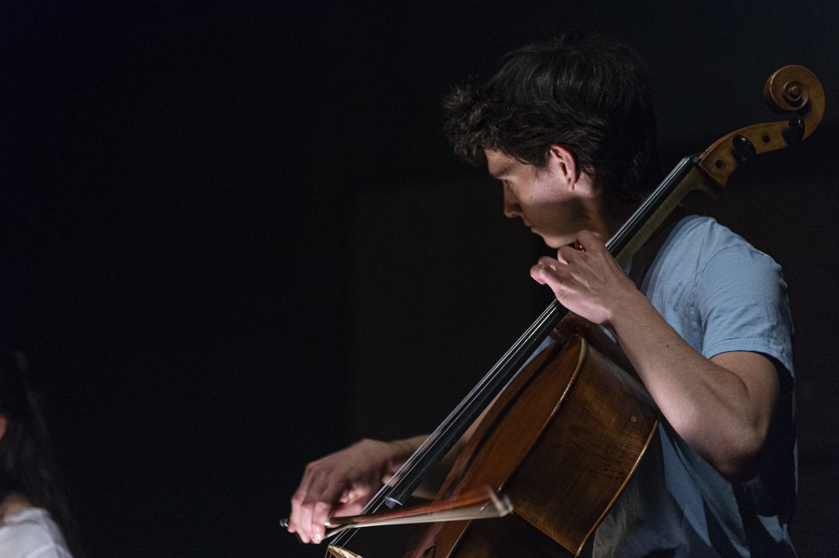 sirapellicer's tweet photo. 🎻🎷Bagatelli Trio: Soundswitch
Some shots of our project at the Lange Nacht @zhdk!
It was fun to make music with interactive lamps and a very involved audience 🕯️🏮
📍Don't miss our concert tomorrow at 20:00 at WIM
🔜
Photos © ZHdK, Johannes Dietschi
#freeimpro #trio #zhdk https://t.co/pdSpCz10AC