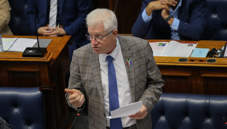 I'm making a list of politicians that will not be welcome in a Free and Independent Cape. Helen is #1 - It's only fair. 🧢🇿🇦🍌☠️