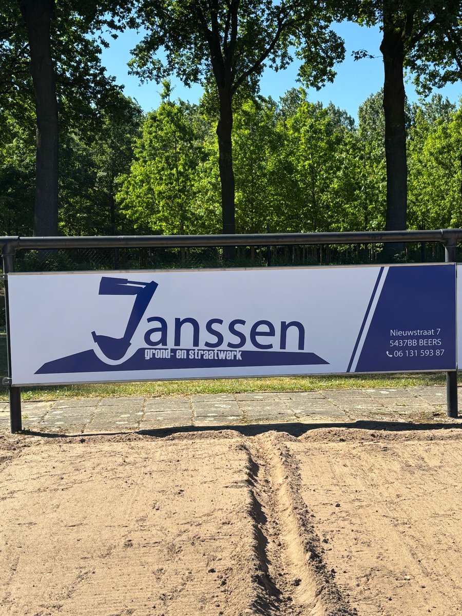 Janssen grond- en straatwerk uit Beers nieuwe bordsponsor van HBV!