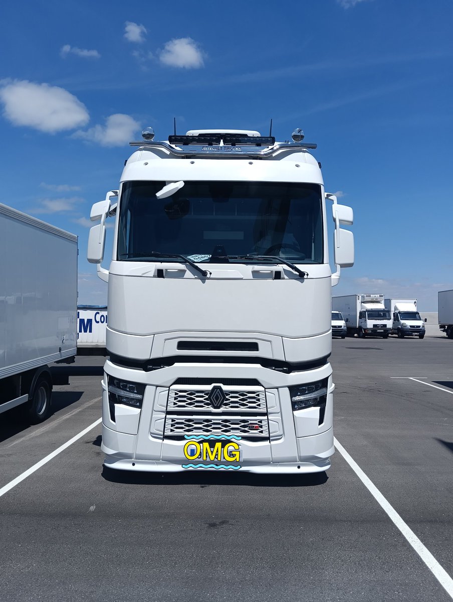 erruso's tweet photo. Ya mismo la tenemos en las manos #larusoleta y #larusoleta2.0 #renaultrucks #turbocompoud #renaultT480 @VEINLUC #antequera #lucinve #transportesefrainbueno https://t.co/oRIQVsShOu