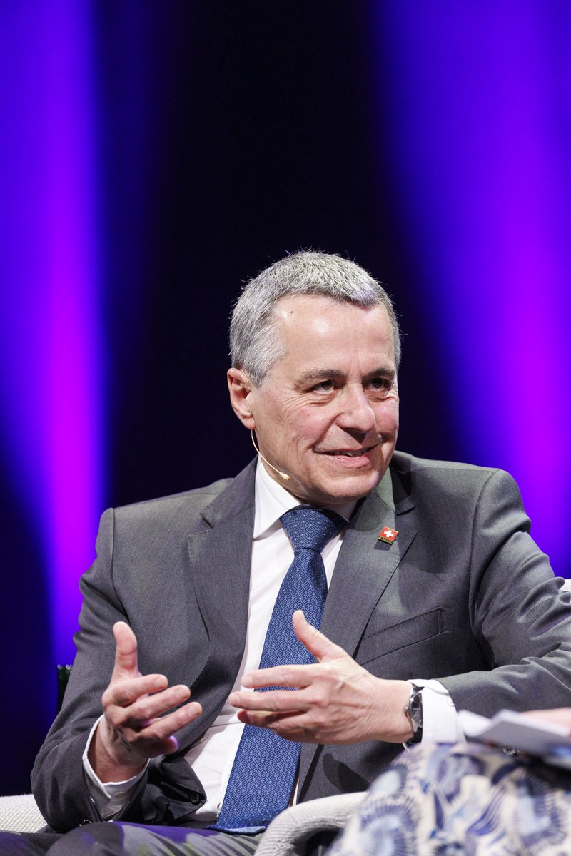 EDA - DFAE (@eda_dfae) on Twitter photo «Wer die Macht des Wortes besitzt, trägt auch die Last seiner Wirkung»
Bundesrat <a href="/ignaziocassis/">Ignazio Cassis</a> am #Swiss #Media Forum in #Luzern
🗣️ bit.ly/3S8H4j8 «Wer die Macht des Wortes besitzt, trägt auch die Last seiner Wirkung»
Bundesrat <a href="/ignaziocassis/">Ignazio Cassis</a> am #Swiss #Media Forum in #Luzern
🗣️ bit.ly/3S8H4j8