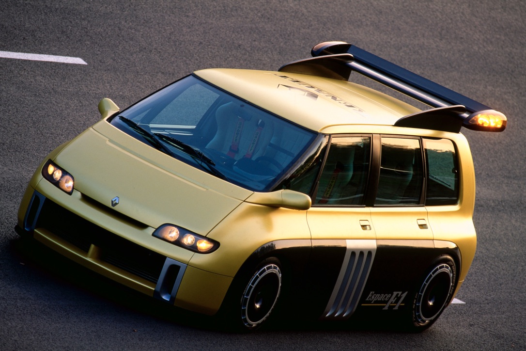 secureVL's tweet photo. Renault F1 Espace

V10 3.5L | 800 CV | 705 Nm 
0-100 km/h en 2.8s 
Velocidad máxima de 310 km/h 
1300 kg | Tracción trasera 
Transmisión secuencial de 6 velocidades